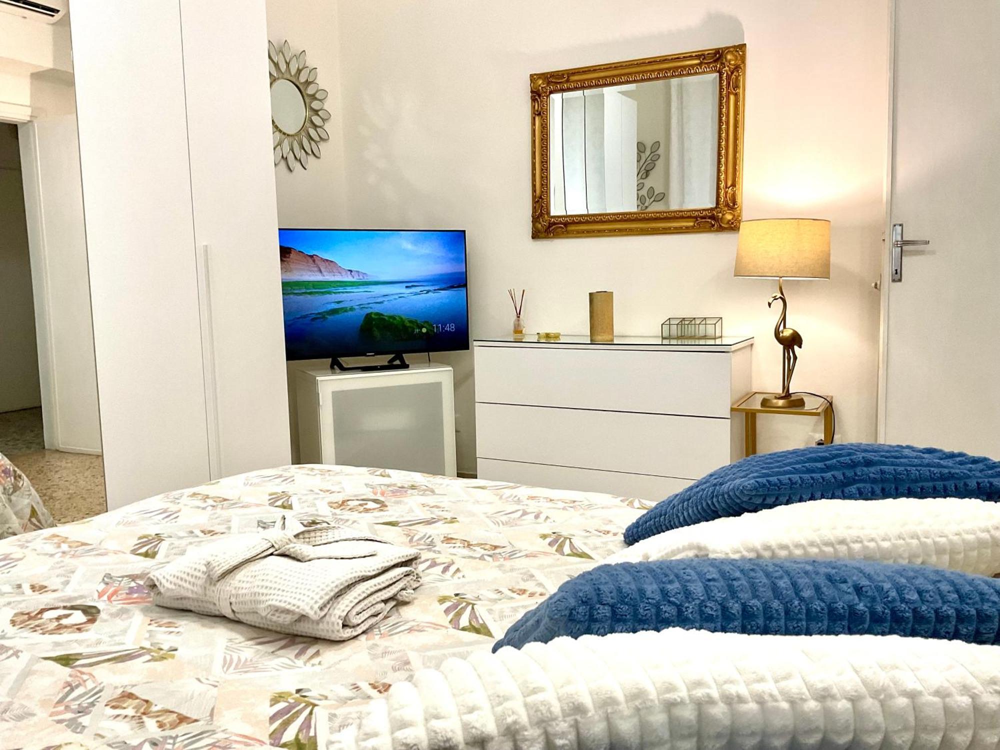 Boutique Apartment Con Tv Da 65 E 43 Viareggio Exteriör bild